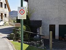 Freiwillig 30 Tafel in der Dorfstrasse