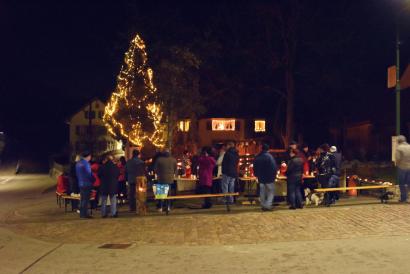 Eröffnung des begehbaren Adventskalenders 2016 Foto:Thomas Mosimann